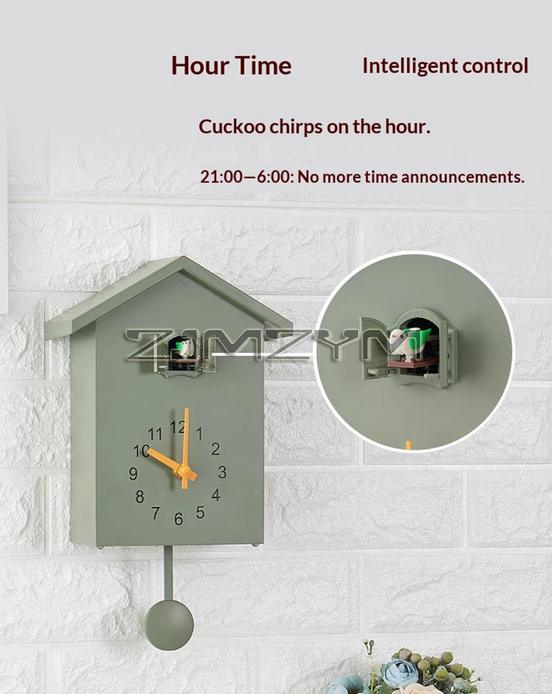 Kuckucksuhr - Modern: grüne geometrische Wanduhr mit Ziffernblatt 1–12, Pendel und Kuckuck-Uhrwerk.