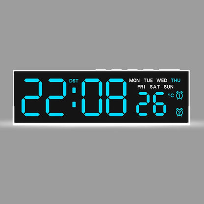 Digitaler USB-Wecker mit LED-Anzeige in Blau; Uhrzeit, Temperatur und Wochentag auf dem Display.
